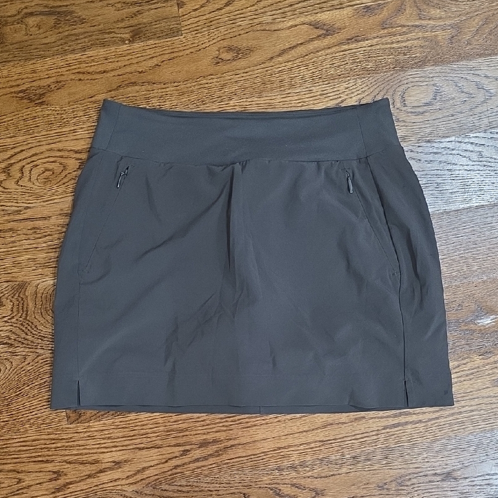 Athleta Dark Gray/Green Active Skirt